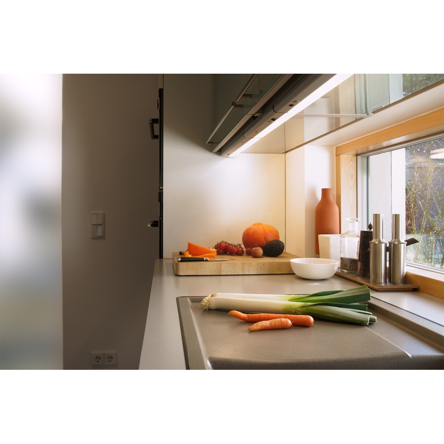 Osram - LED осветително тяло за монтаж под шкаф LINEAR LED/6W/230V 3000K 37 см, сребристо