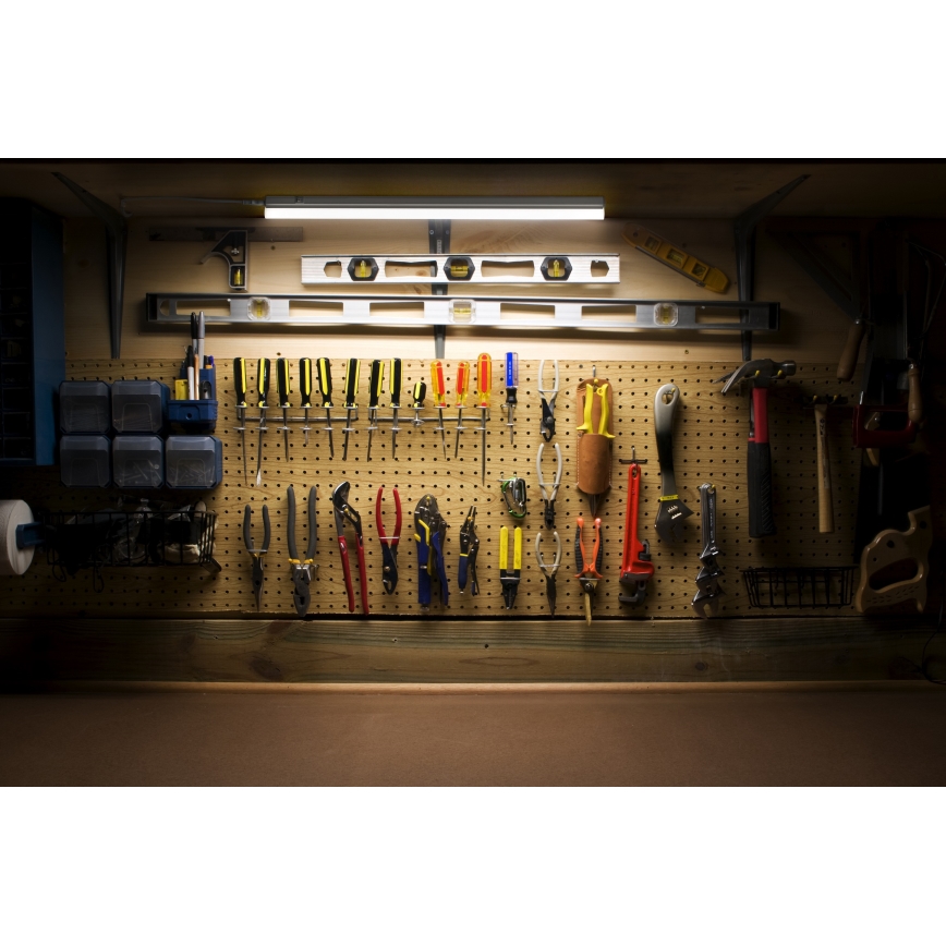 Osram - LED осветление за монтаж под шкаф със сензор за движение BATTEN LED/4W/230V 3000K 32 cm бяло