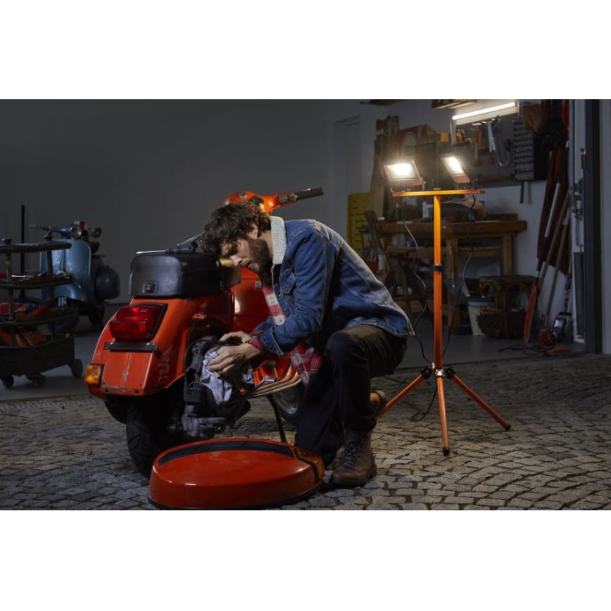 Osram - LED прожектор със стойка TRIPOD 2xLED/30W/230V IP65