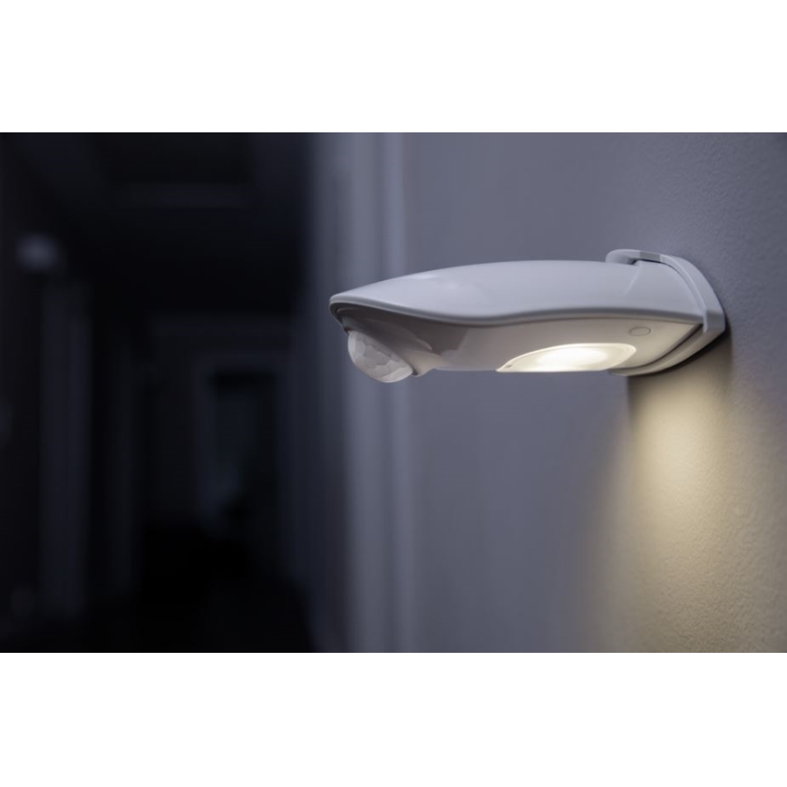 Osram - LED външен стенен осветител с датчик DOORLED LED/0,5W/3xAA IP54 бял
