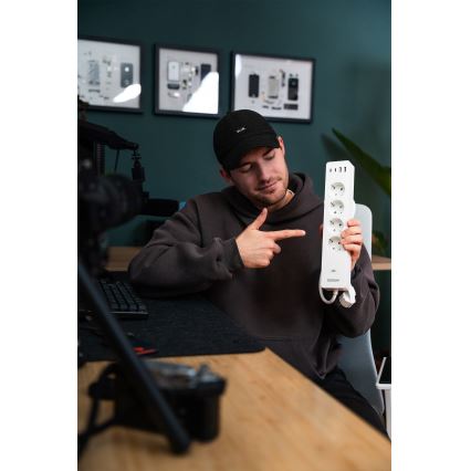 Osram - Разклонител SMART+ 4Z тип F + 2xUSB-A + 2xUSB-C Wi-Fi