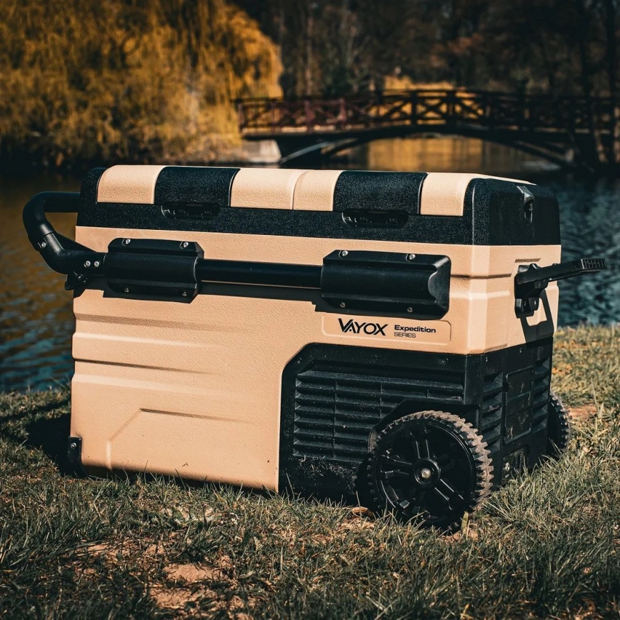 Преносим хладилник за кола с LCD дисплей 39 l 230V/12V/24V кафяв