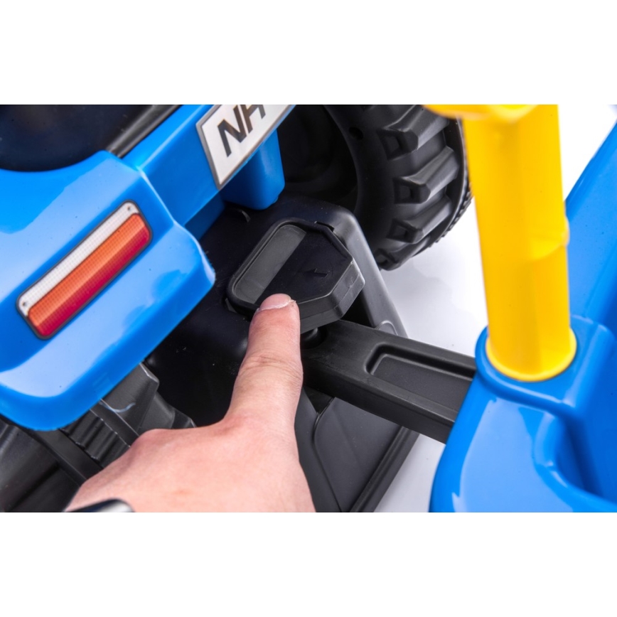 Push автомобил NEW HOLLAND 2xAA син/черен