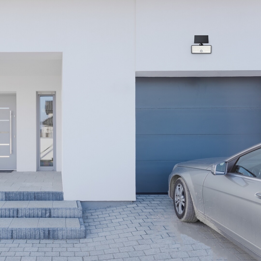 Rabalux - LED соларен прожектор със сензор LED/8W/3,7V 1800mAh IP65 + дистанционно управление