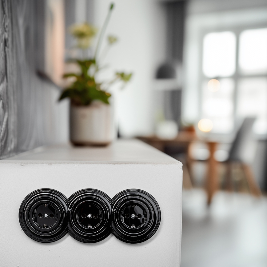 Reblig - Тройна ретро домашна розетка с рамка SCHUKO 230V, черна