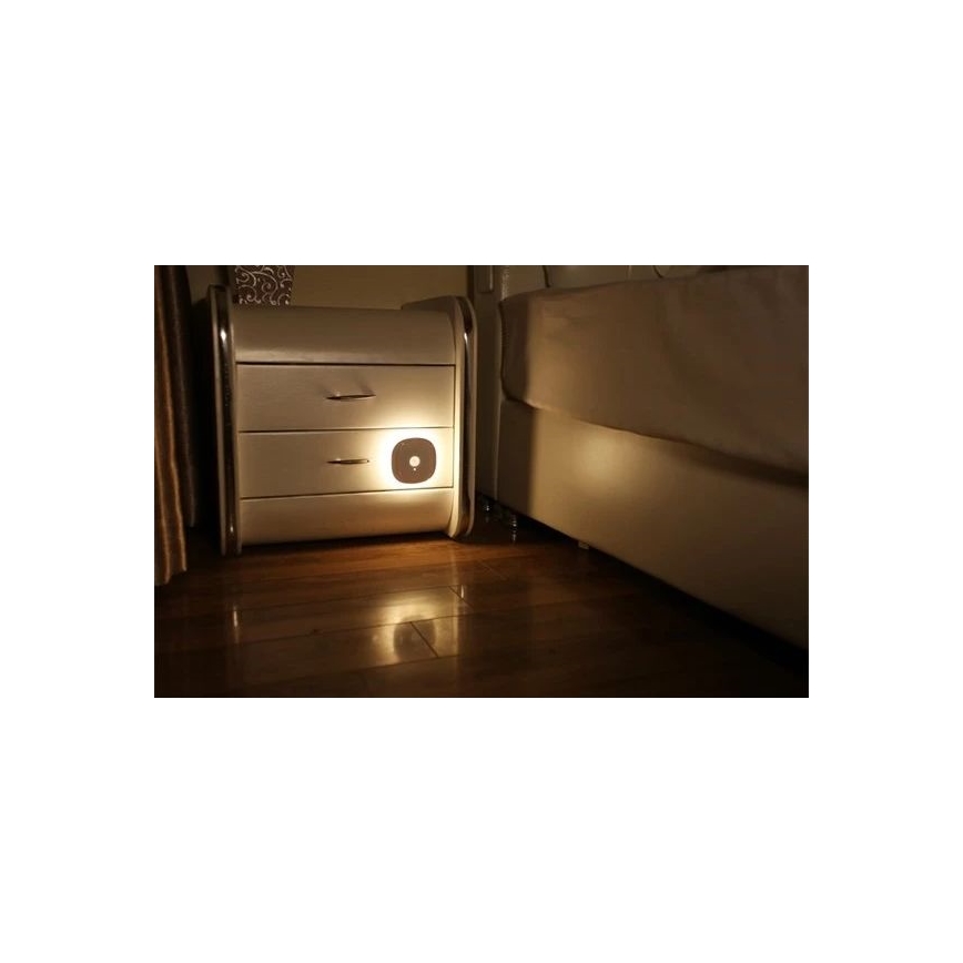 LED Лампа за ориентация със сензор LED/0,45W/3xAAA 3000K бял