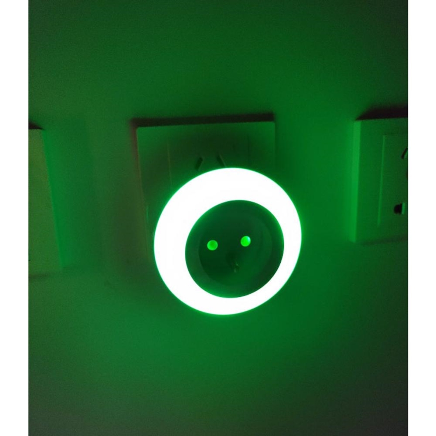 LED Лампа за ориентация със сензор за здрач и контакт LED/0,6W/230V