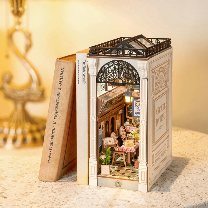 RoboTime - 3D пъзел LED Стопер за книги Meeting with books in the arcade 2xAAA