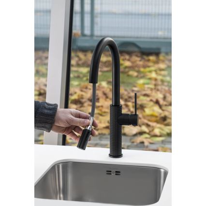 Sapho - Кран за мивка с издърпваща се пръскачка FLAWO матов черен