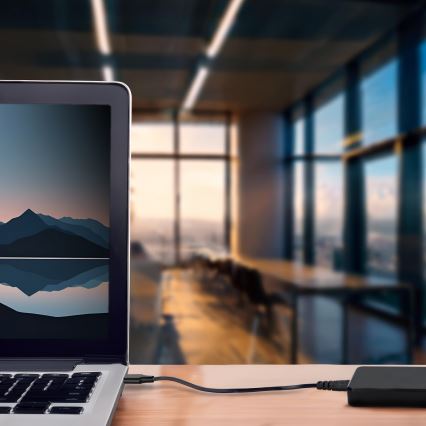 USB-C зарядно устройство с Power Delivery 90W