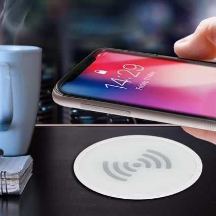 Вградено безжично зарядно устройство бял