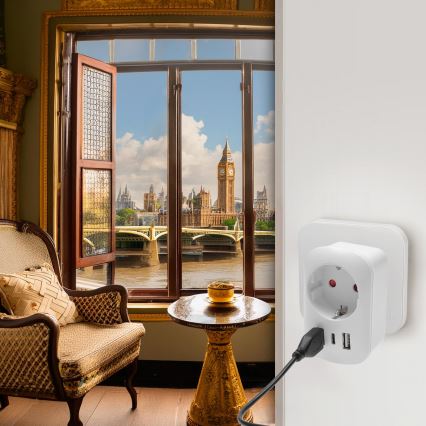 Пътен адаптер за Великобритания (230 V) с 2x USB-A и 1x USB-C