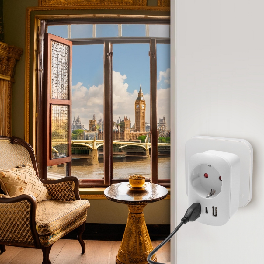Пътен адаптер за Великобритания (230 V) с 2x USB-A и 1x USB-C