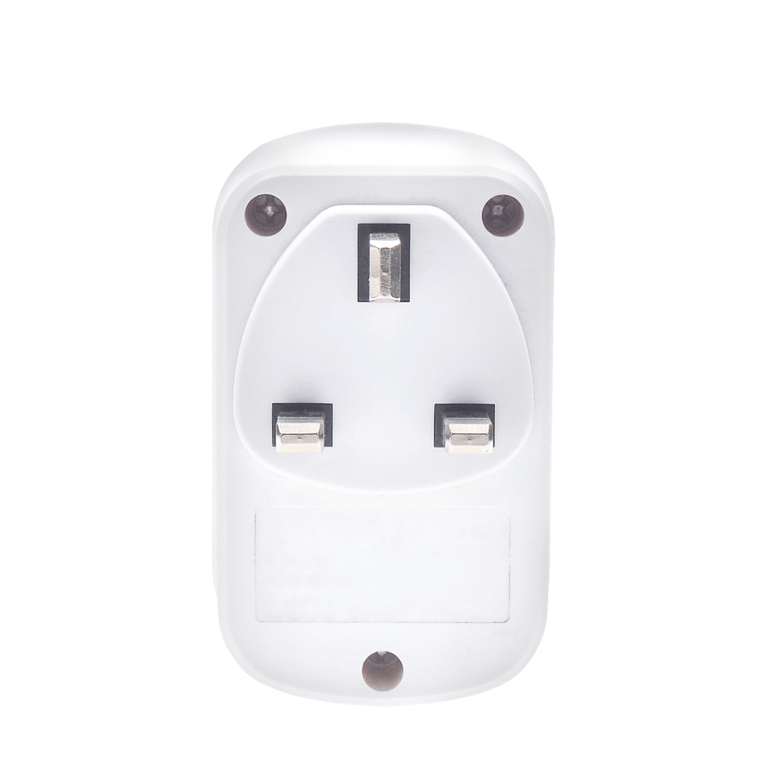 Пътен адаптер за Великобритания (230 V) с 2x USB-A и 1x USB-C