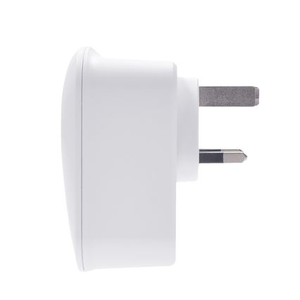 Пътен адаптер за Великобритания (230 V) с 2x USB-A и 1x USB-C