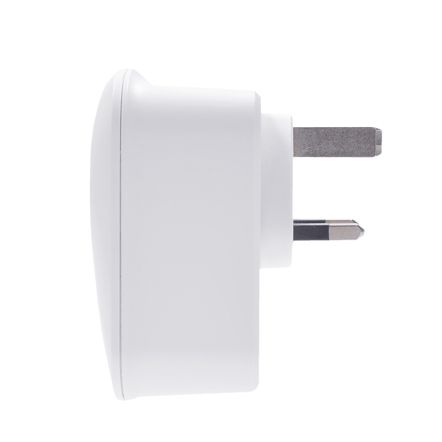 Пътен адаптер за Великобритания (230 V) с 2x USB-A и 1x USB-C