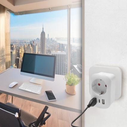 Пътен адаптер за САЩ 230V 2x USB-A + 1x USB-C