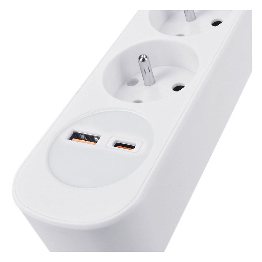 Удължител 3 м с ключ, 5 гнезда и USB A+C за зареждане
