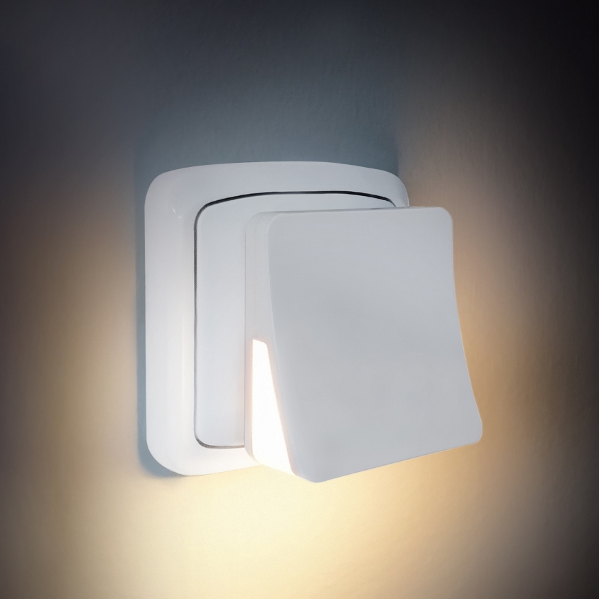 LED Лампа за ориентация със сензор за здрач за контакт LED/0,5W/230V 3000K
