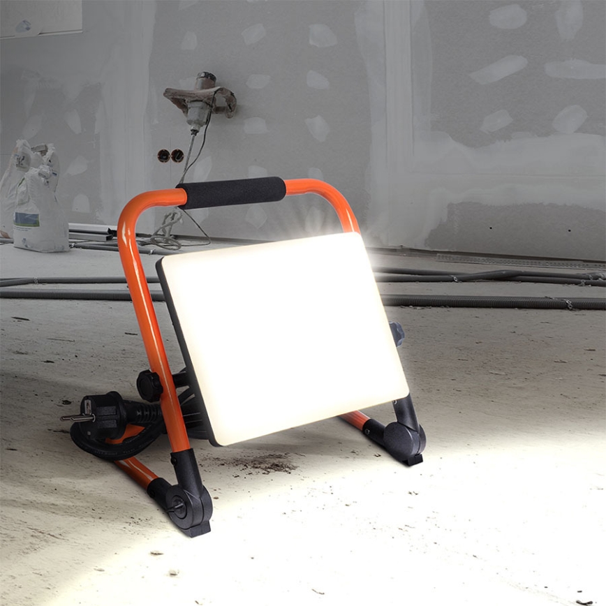 LED прожектор със стойка LED/50W/230V 4000K IP65