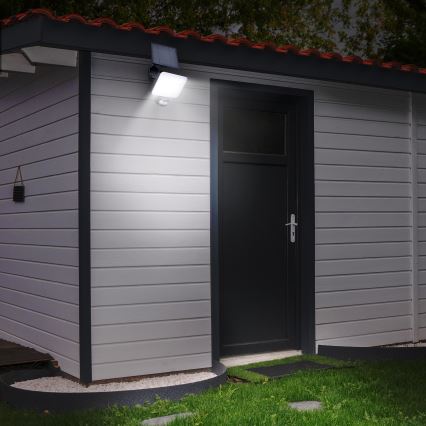 LED соларен прожектор с датчик за движение LED/11W/3,7V 4400mAh 3000K/4000K/6500K IP54