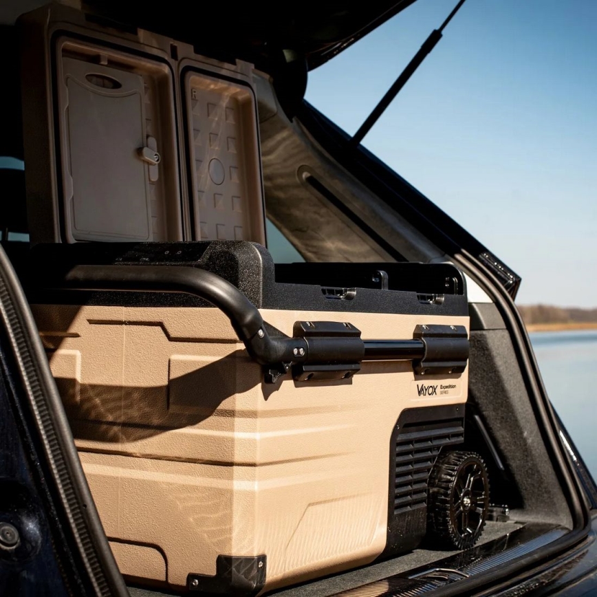 Туристически хладилник с LCD дисплей 39 l 230V/12V/24V кафяв