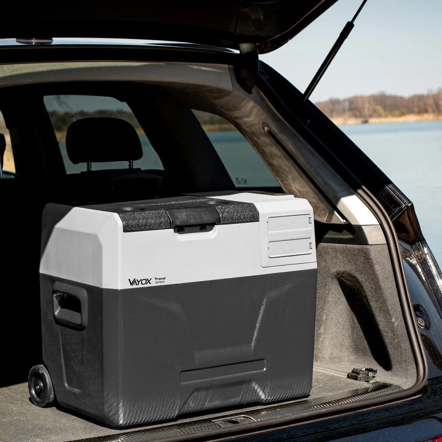 Туристически хладилник с LCD дисплей 40 l 230V/12V/24V черен
