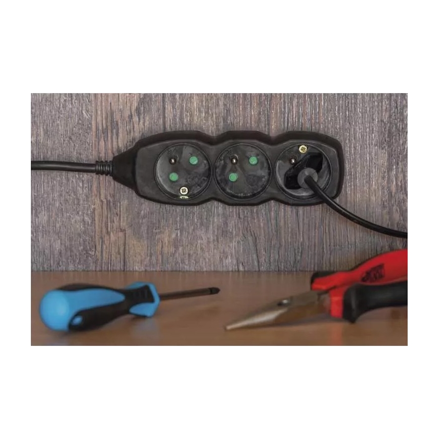 Удължителен кабел 3 гнезда 5 м черен