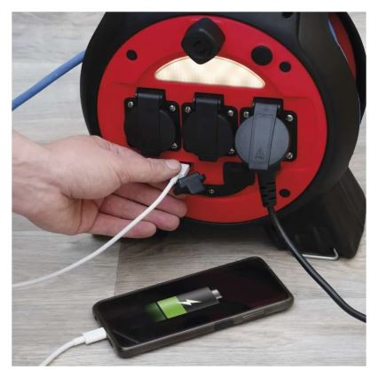 Удължителен кабел на макари 3 гнезда 20м червено/черно IP44