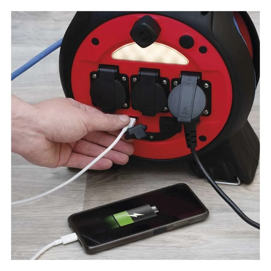 Удължителен кабел на макари 3 гнезда 20м червено/черно IP44