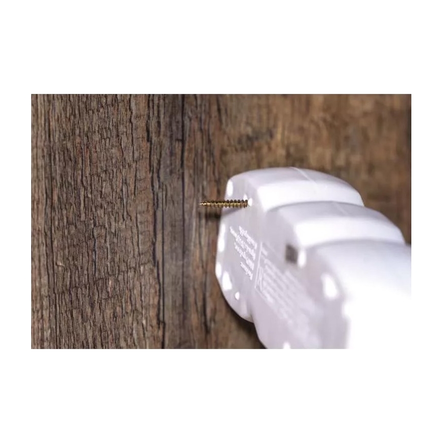 Удължителен кабел с ключ 3 гнезда 7 м бял