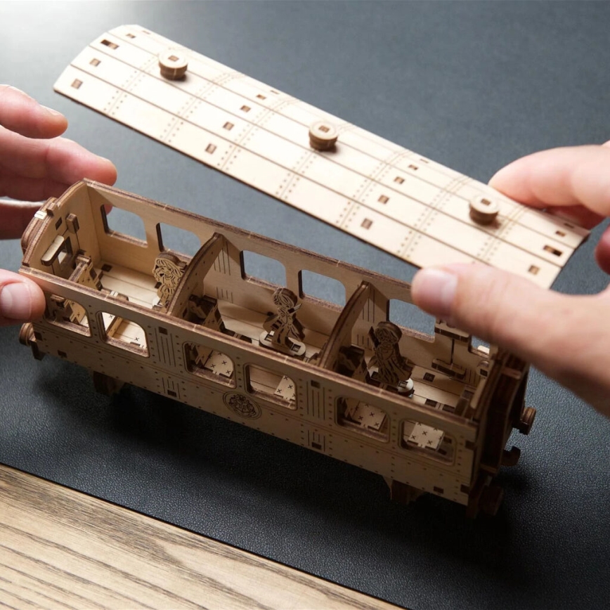 Ugears - 3D дървен механичен пъзел Harry Potter "Хогуортс Експрес"