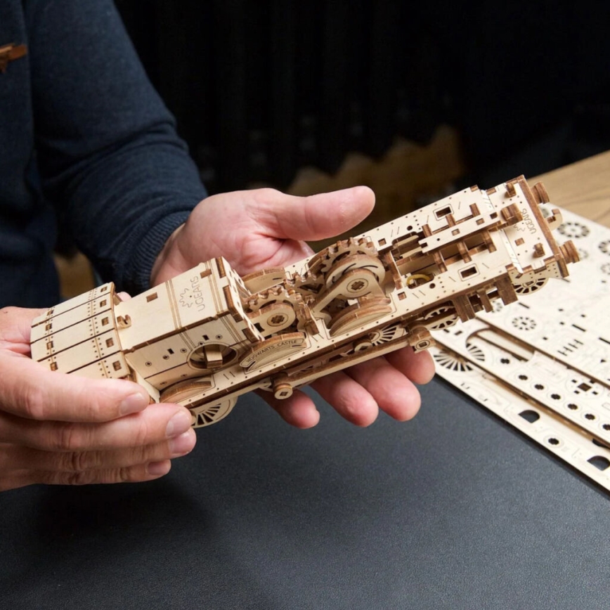 Ugears - 3D дървен механичен пъзел Harry Potter "Хогуортс Експрес"