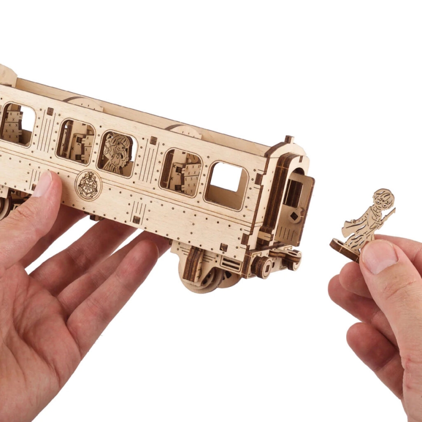 Ugears - 3D дървен механичен пъзел Harry Potter "Хогуортс Експрес"