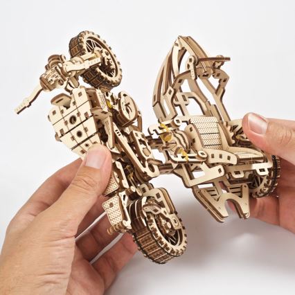 Ugears - 3D дървен механичен пъзел Мотоциклет Scrambler с кош