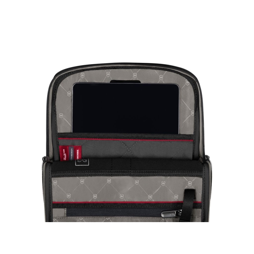 Victorinox - Чанта през рамо Altmont Modern, 6 л, черна