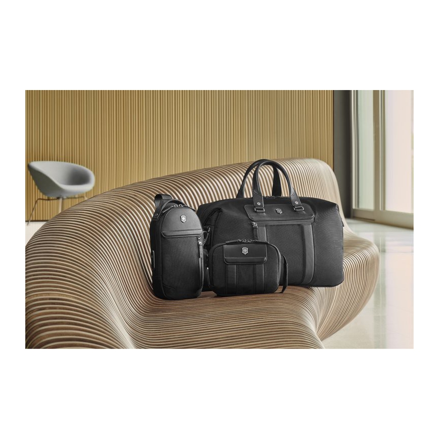 Victorinox - Чанта през рамо Architecture Urban2, 2 л, черна