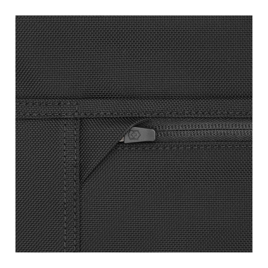 Victorinox - Чанта през рамо Mythic 2 л черна