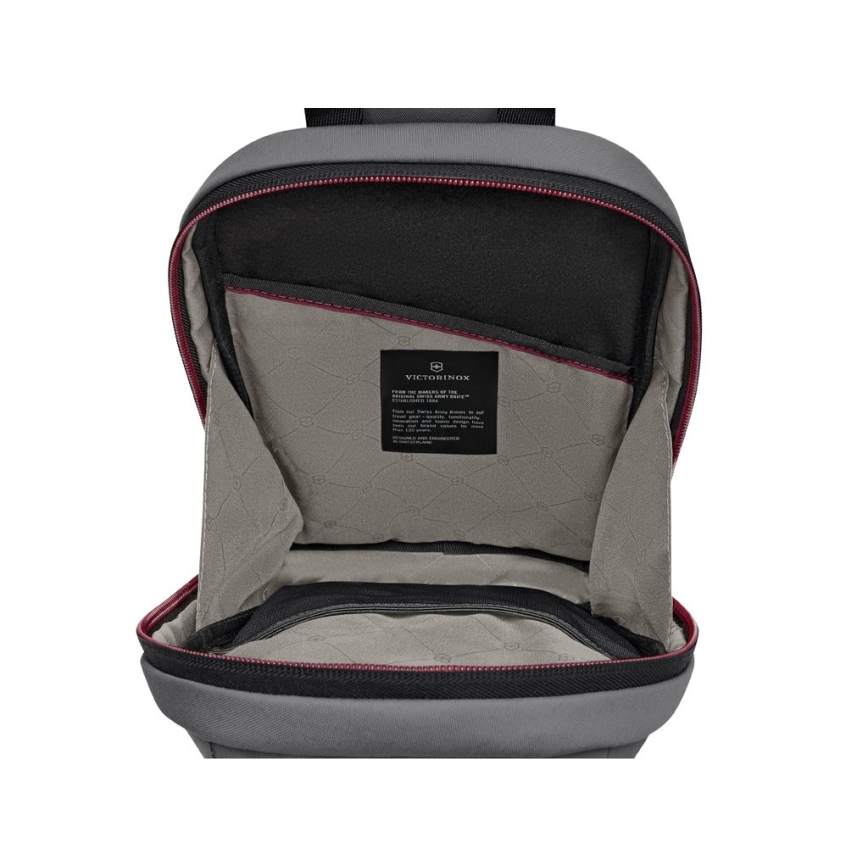 Victorinox - Чанта през рамо Travel Essentials 5 л сива