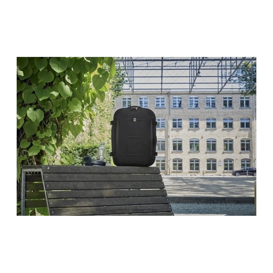 Victorinox - Разширяема раница Crosslight Boarding 37 l черен
