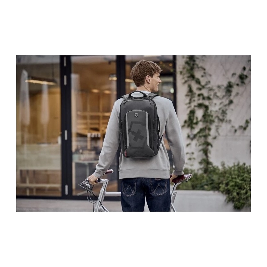 Victorinox - Разширяема раница Touring 2.0 Traveler 33 l черен