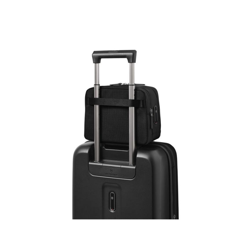 Victorinox - Козметичен несесер Mythic 7 л черен