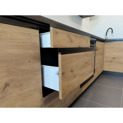 Кухненски комплект MARINA 240 см, дъб крафт/лъскаво черно