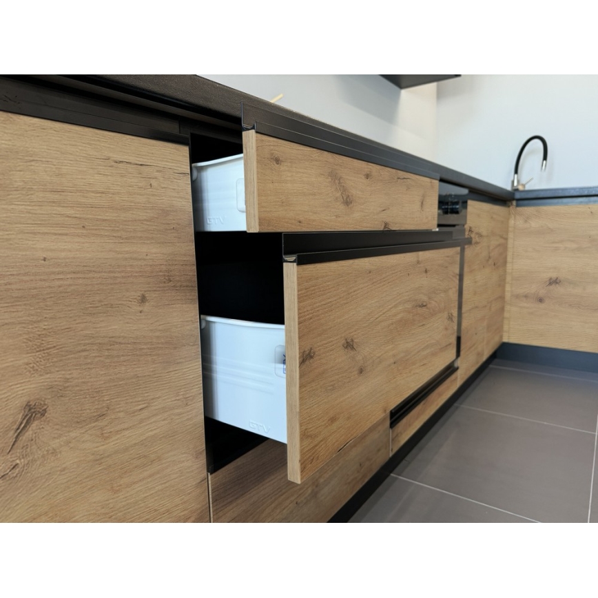 Кухненски комплект MARINA 240 см, дъб крафт/лъскаво черно